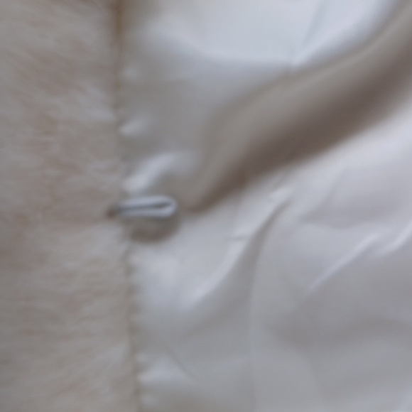 Vintage Faux Fur wrap, beautiful, well made, feels like real, but no tags, satin - Picture 7 of 8